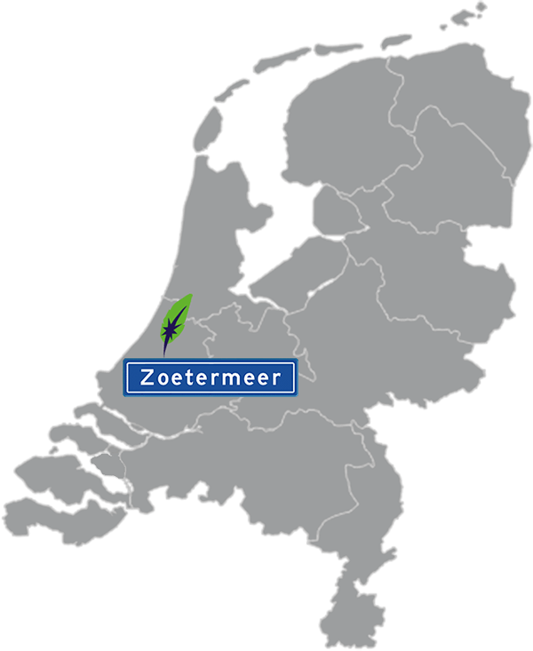 Grijze kaart van Nederland met Zoetermeer aangegeven voor maatwerk taalcursus Duits zakelijk - blauw plaatsnaambord met witte letters en Dagnall veer - transparante achtergrond - 600 * 733 pixels